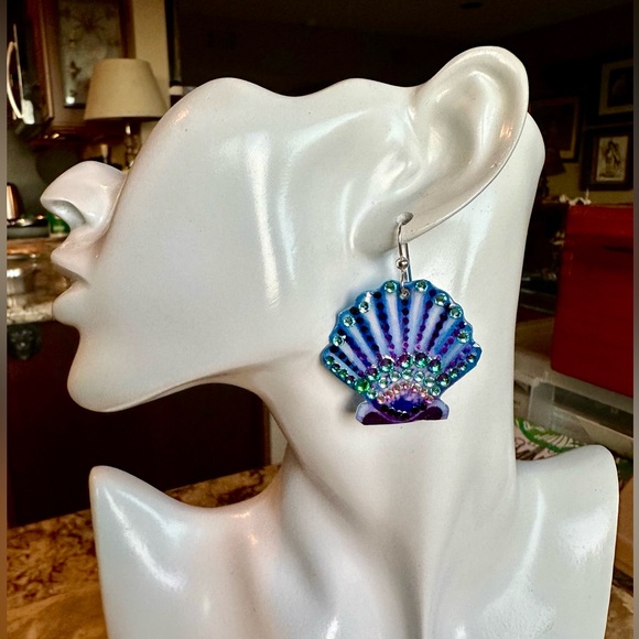 Hand painted scallop shell earrings crystals Sterling wires OOAK lightweight - Picture 7 of 7